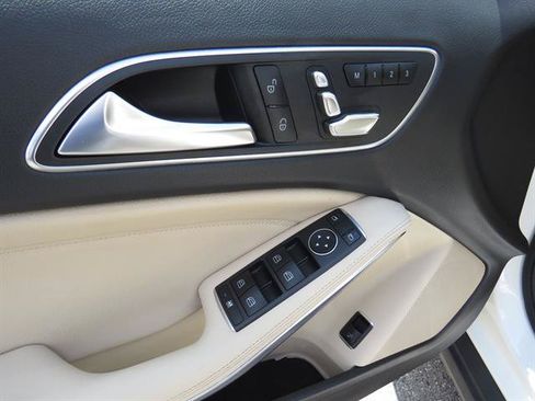 Certified 2020 Mercedes-Benz GLA 250 4MATIC image 9