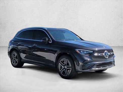 Used 2026 Mercedes-Benz GLC 350e GLC 350e image 3