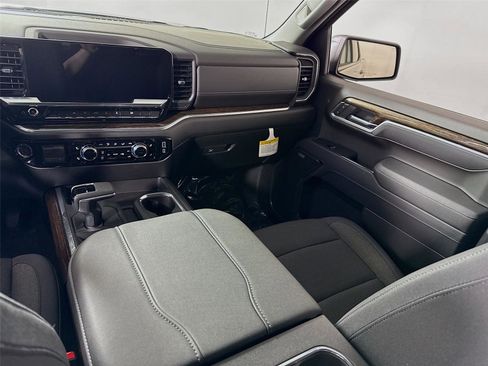 New 2025 GMC Sierra 1500 Elevation w/ Preferred Package image 18