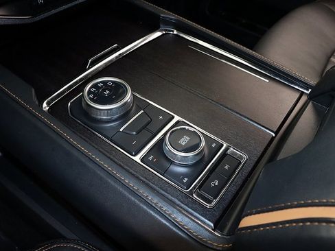 Used 2023 Ford Expedition Platinum image 23