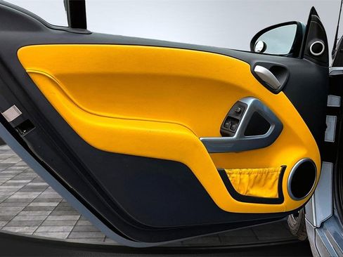 Used 2013 smart fortwo passion image 23