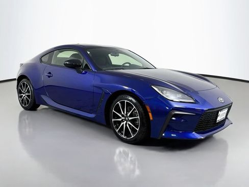 Used 2023 Toyota GR86 RWD image 4
