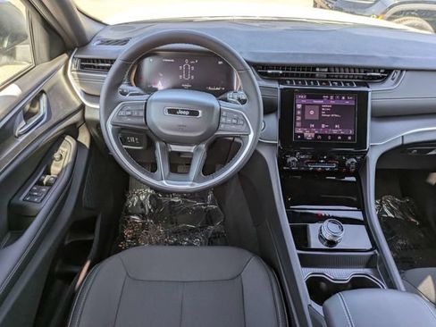 New 2026 Jeep Grand Cherokee L 2WD image 18