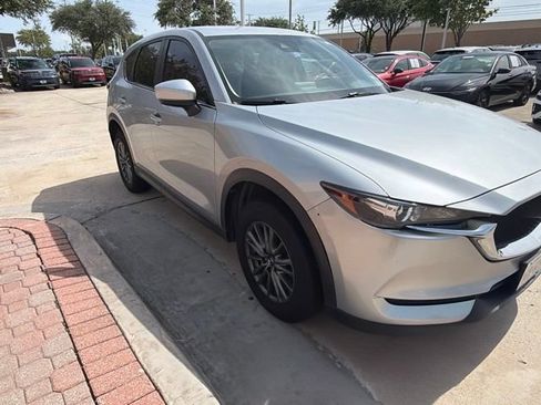 Used 2017 MAZDA CX-5 Sport FWD image 4