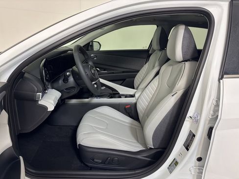 New 2026 Hyundai Elantra Limited FWD image 15