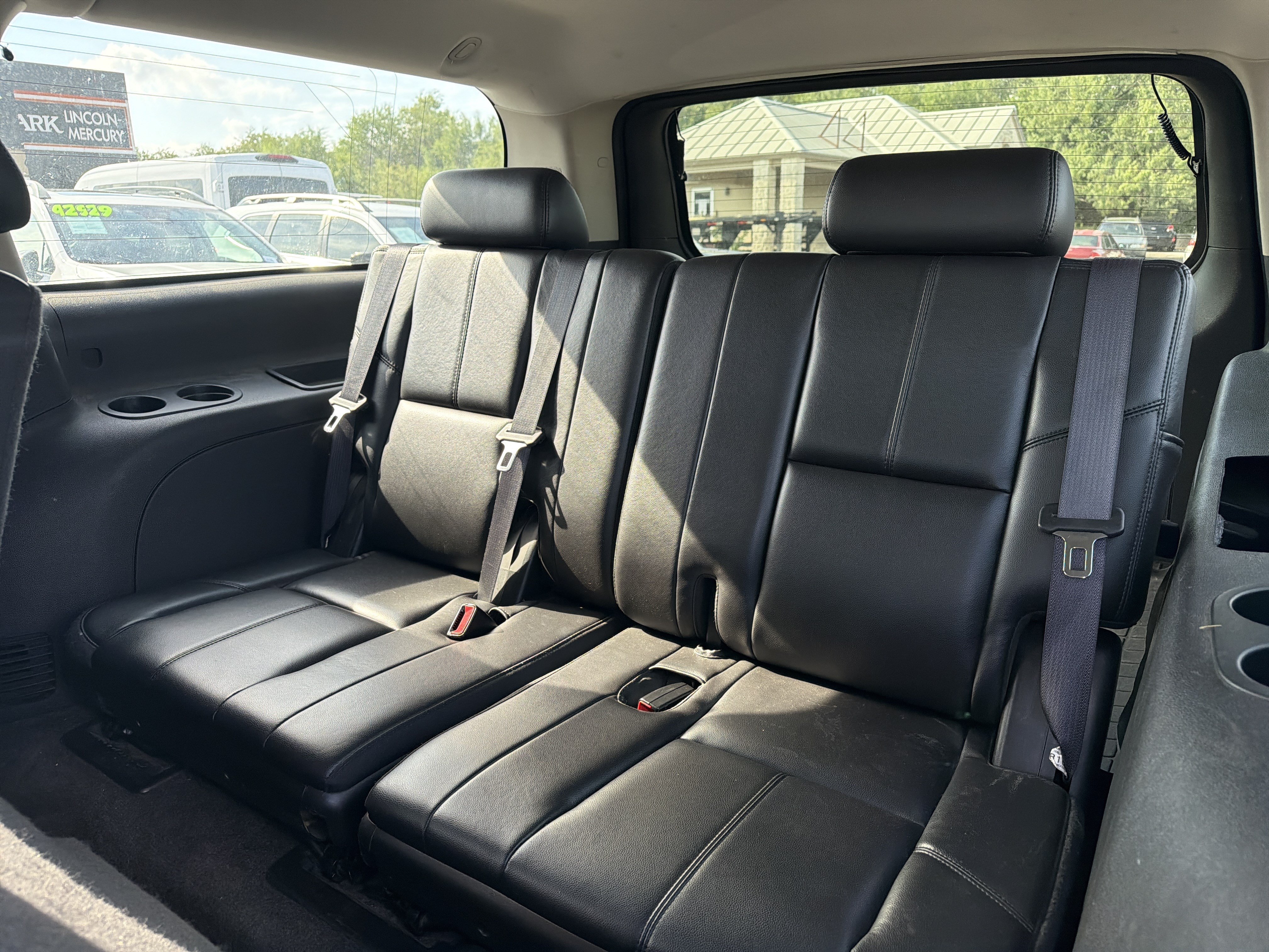 Used 2010 Chevrolet Suburban LT AWD/4WD image 12