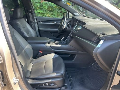Used 2022 Cadillac XT5 Premium Luxury image 19