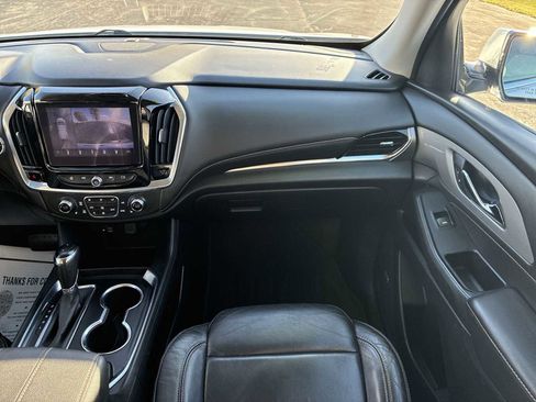 Used 2020 Chevrolet Traverse LT w/ LT Premium Package image 28