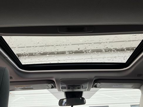 Used 2025 Toyota RAV4 XLE image 19