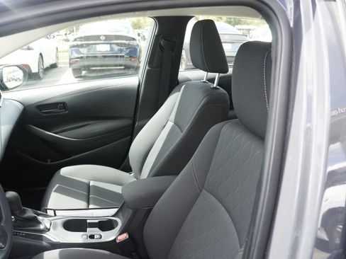 Used 2025 Toyota Corolla LE FWD image 15