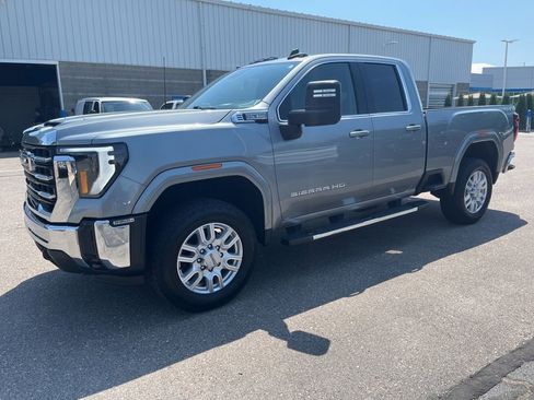 Used 2024 GMC Sierra 2500 SLE w/ SLE Value Package; AWD/4WD image 3