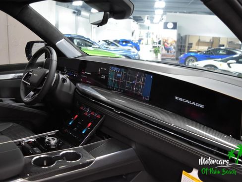Used 2026 Cadillac Escalade V w/ LPO, ONYX Package image 23