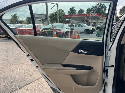 Used 2017 Honda Accord LX image 11