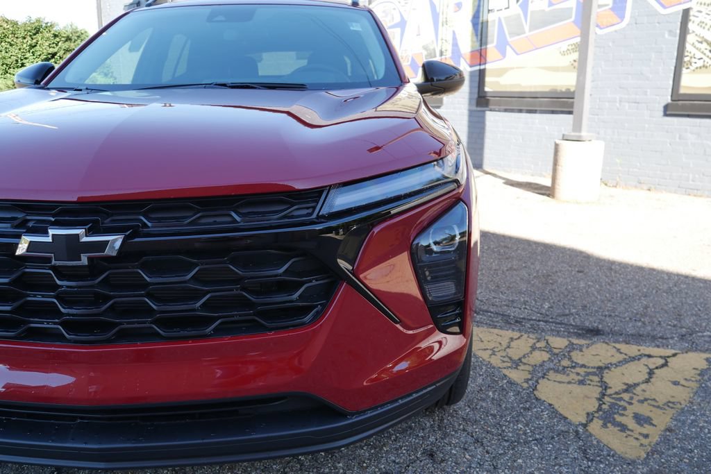 New 2026 Chevrolet Trax LT w/ Driver Confidence Package FWD image 3