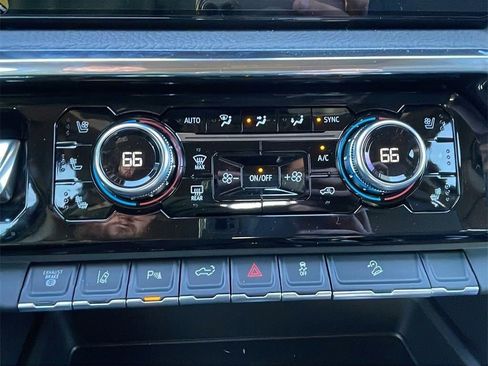 New 2025 GMC Sierra 2500 Denali w/ Denali Reserve Package image 21