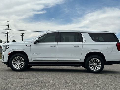 Used 2022 GMC Yukon XL SLT w/ SLT Premium Package AWD/4WD image 5