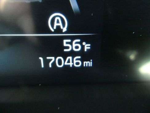 Used 2025 Kia Telluride EX w/ EX Captain's Chair Package image 39