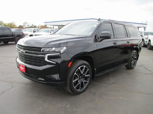 Used 2022 Chevrolet Suburban RST w/ Luxury Package image 9
