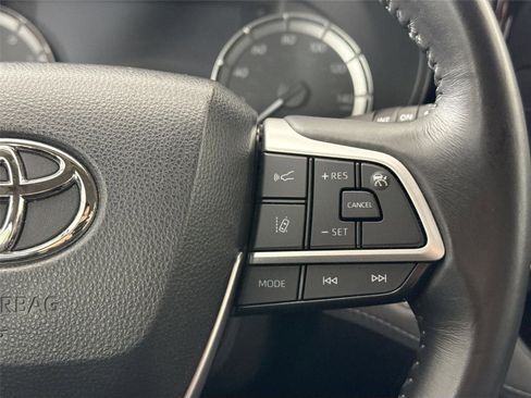 Certified 2023 Toyota Highlander LE image 18
