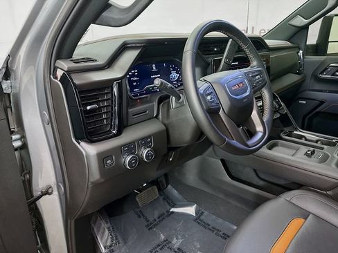 Used 2025 GMC Sierra 2500 AT4 AWD/4WD image 12