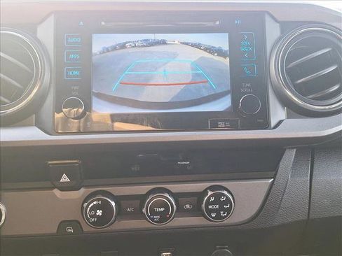 Used 2017 Toyota Tacoma TRD Sport image 12