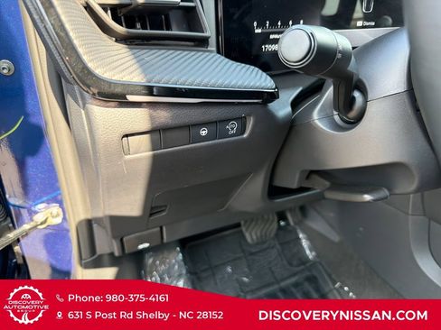 Certified 2025 Nissan Kicks SR FWD image 14