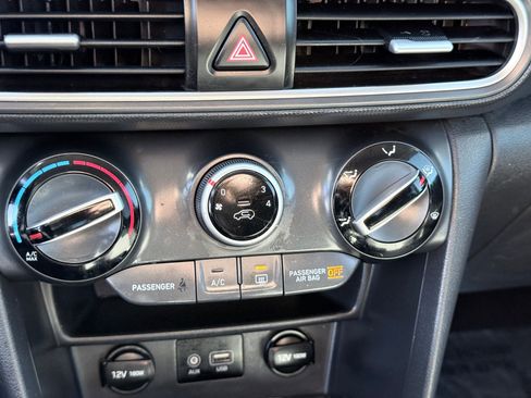 Used 2018 Hyundai Kona SEL image 23