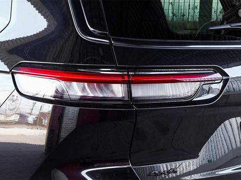 Used 2024 Jeep Grand Cherokee L Laredo image 14