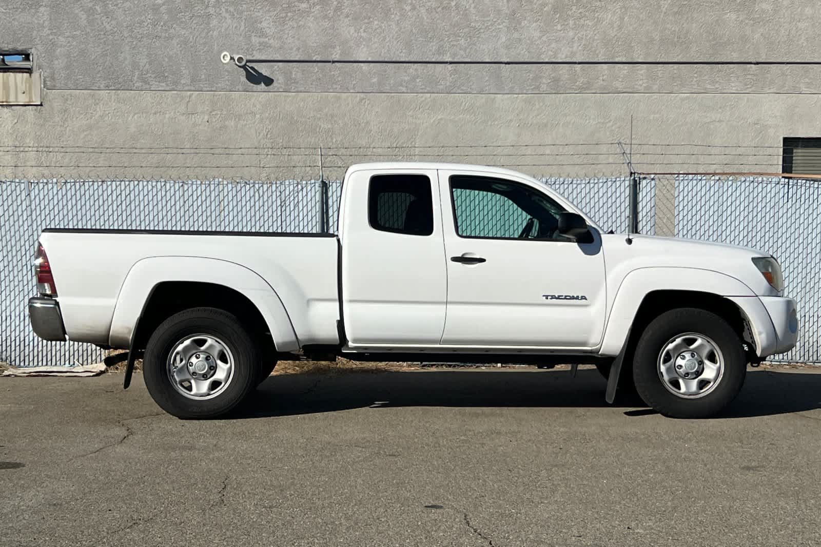 Used 2011 Toyota Tacoma PreRunner w/ SR5 Pkg #2 RWD image 6