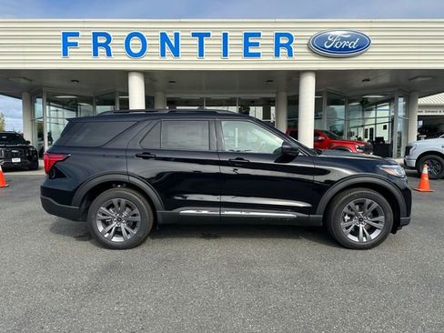 New 2025 Ford Explorer Active w/ Active Comfort Package image 2