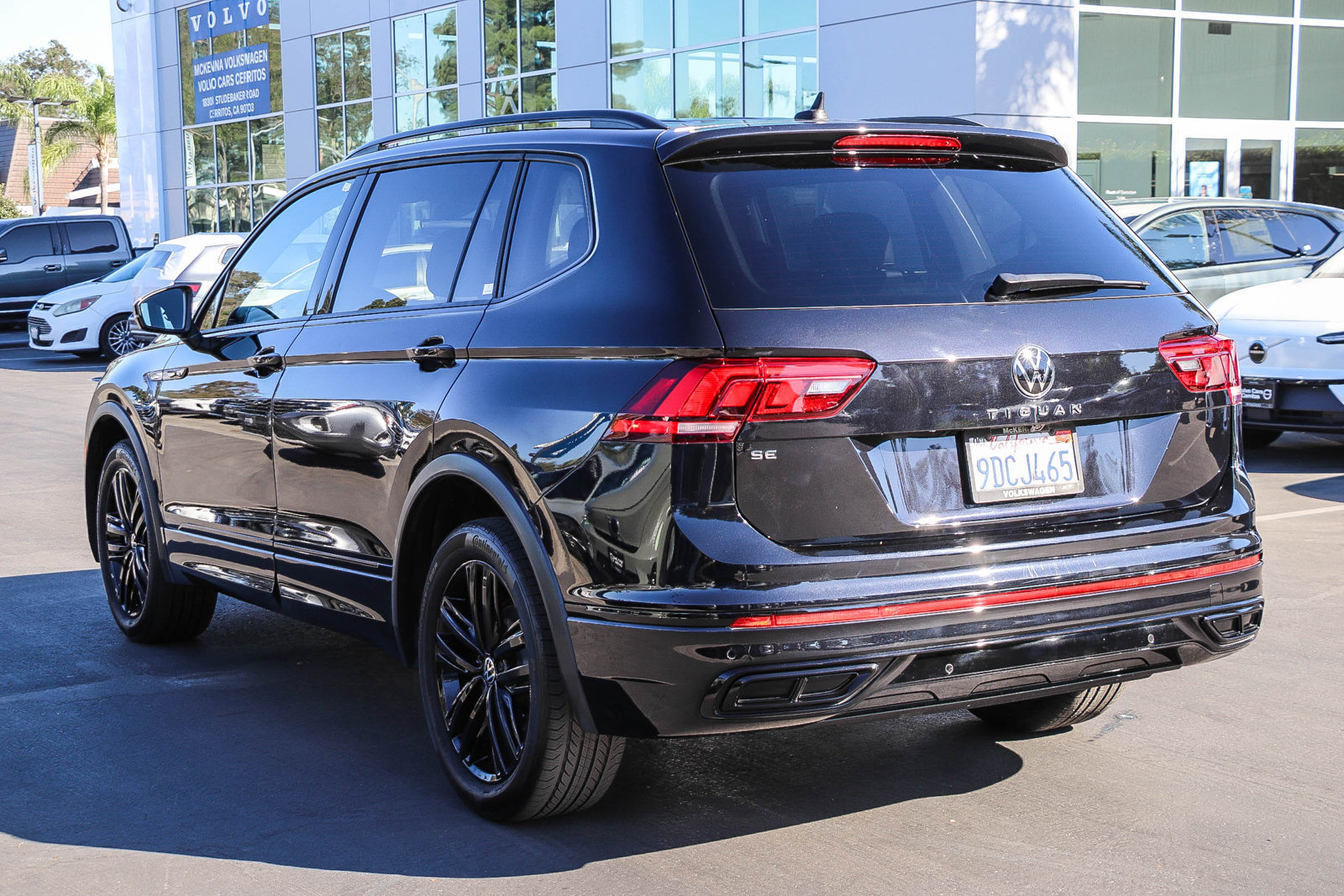 Used 2022 Volkswagen Tiguan SE R-Line FWD image 8
