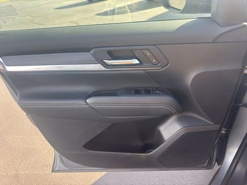 Used 2025 GMC Terrain Elevation image 15