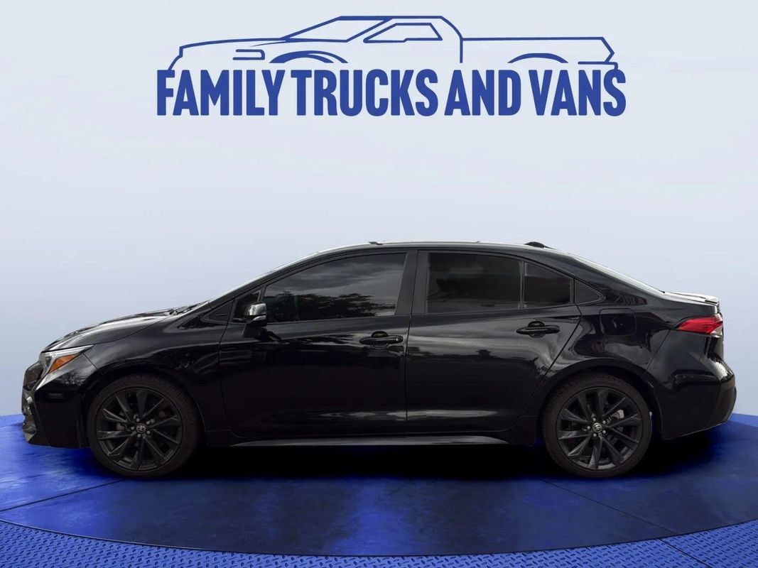 Used 2024 Toyota Corolla SE FWD image 2