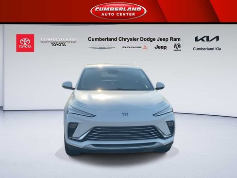 Used 2024 Buick Envista Preferred w/ Convenience I Package image 3