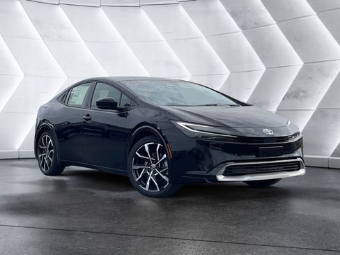 Used 2026 Toyota Prius Plug-In Hybrid image 1