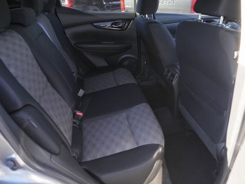 Used 2021 Nissan Rogue Sport SV image 15