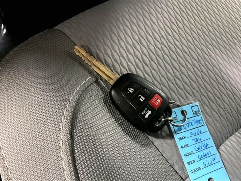 Used 2016 Toyota Corolla LE FWD image 15