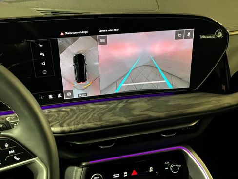 Used 2025 Audi Q5 2.0T Premium w/ Convenience Package image 4