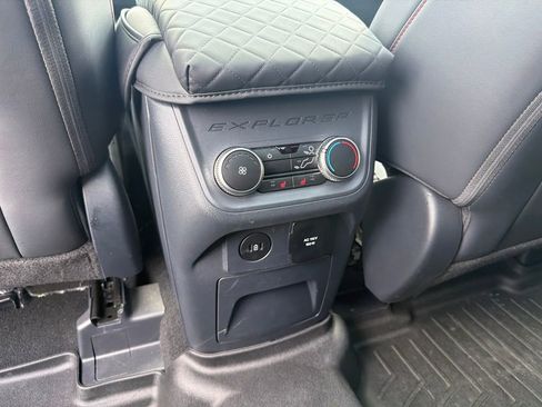 Used 2025 Ford Explorer ST-Line w/ Premium Package AWD/4WD image 36