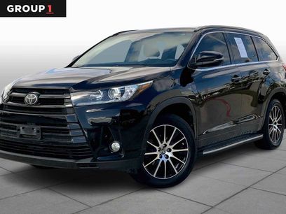 Used 2017 Toyota Highlander SE