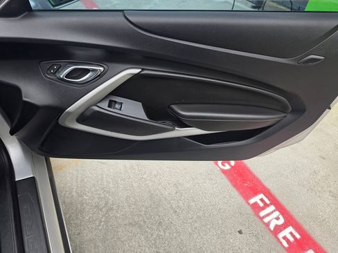 Used 2016 Chevrolet Camaro LT RWD image 27
