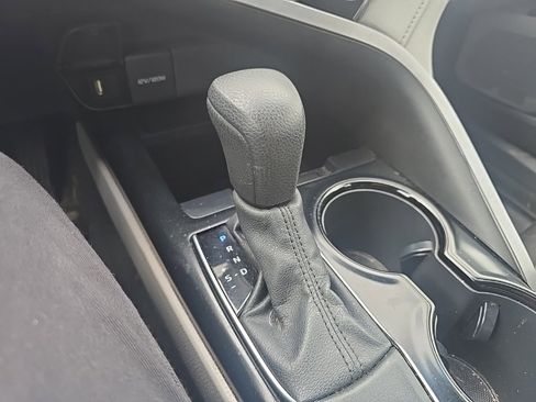 Used 2020 Toyota Camry LE image 16