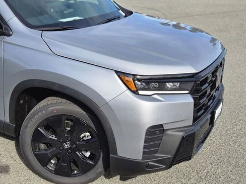 New 2026 Honda Pilot Black Edition image 4