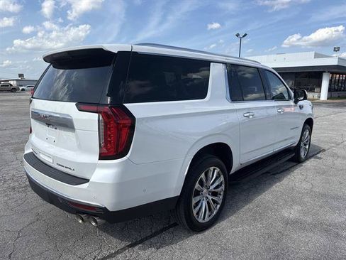 Used 2024 GMC Yukon XL Denali w/ Advanced Technology Package AWD/4WD image 4
