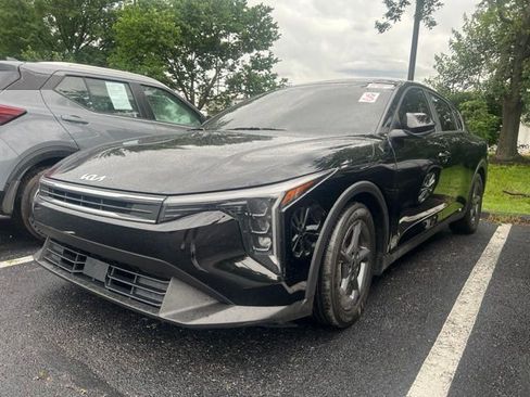 Certified 2025 Kia K4 FWD image 1