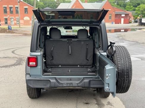 Used 2024 Jeep Wrangler Sport AWD/4WD image 7