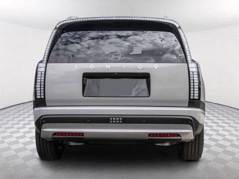New 2026 Hyundai Ioniq 9 SE image 5