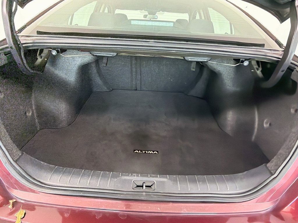 Used 2025 Nissan Altima 2.5 SV FWD image 28