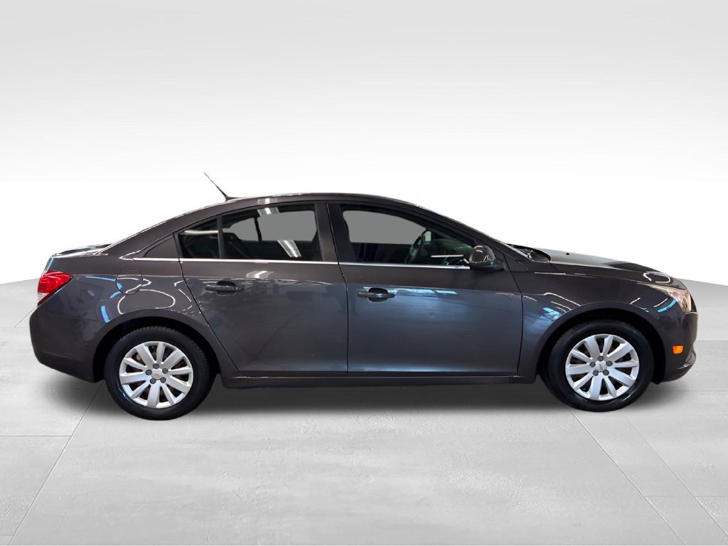 Used 2011 Chevrolet Cruze LT FWD image 5