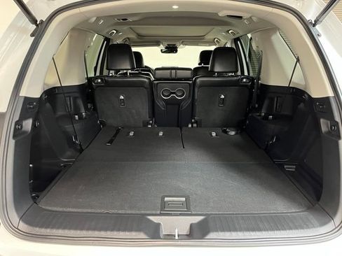 Used 2025 Honda Pilot Touring image 14